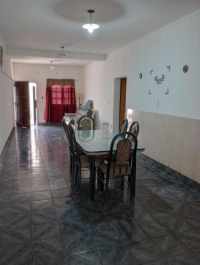 CASA CON COCHERA, HASTA 7 PERSONAS